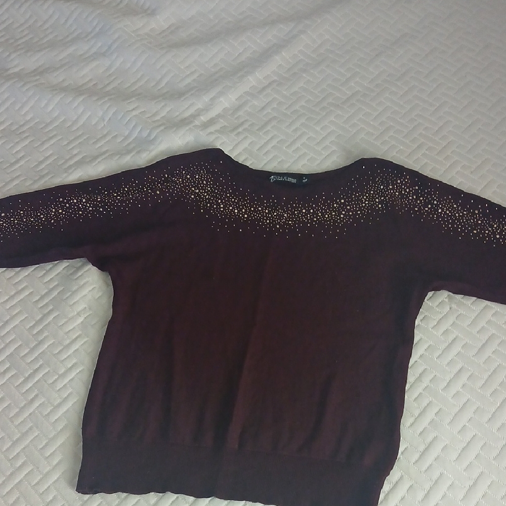 7th Avenue Dedign Studio NY Chic Sweater with Gold Accents